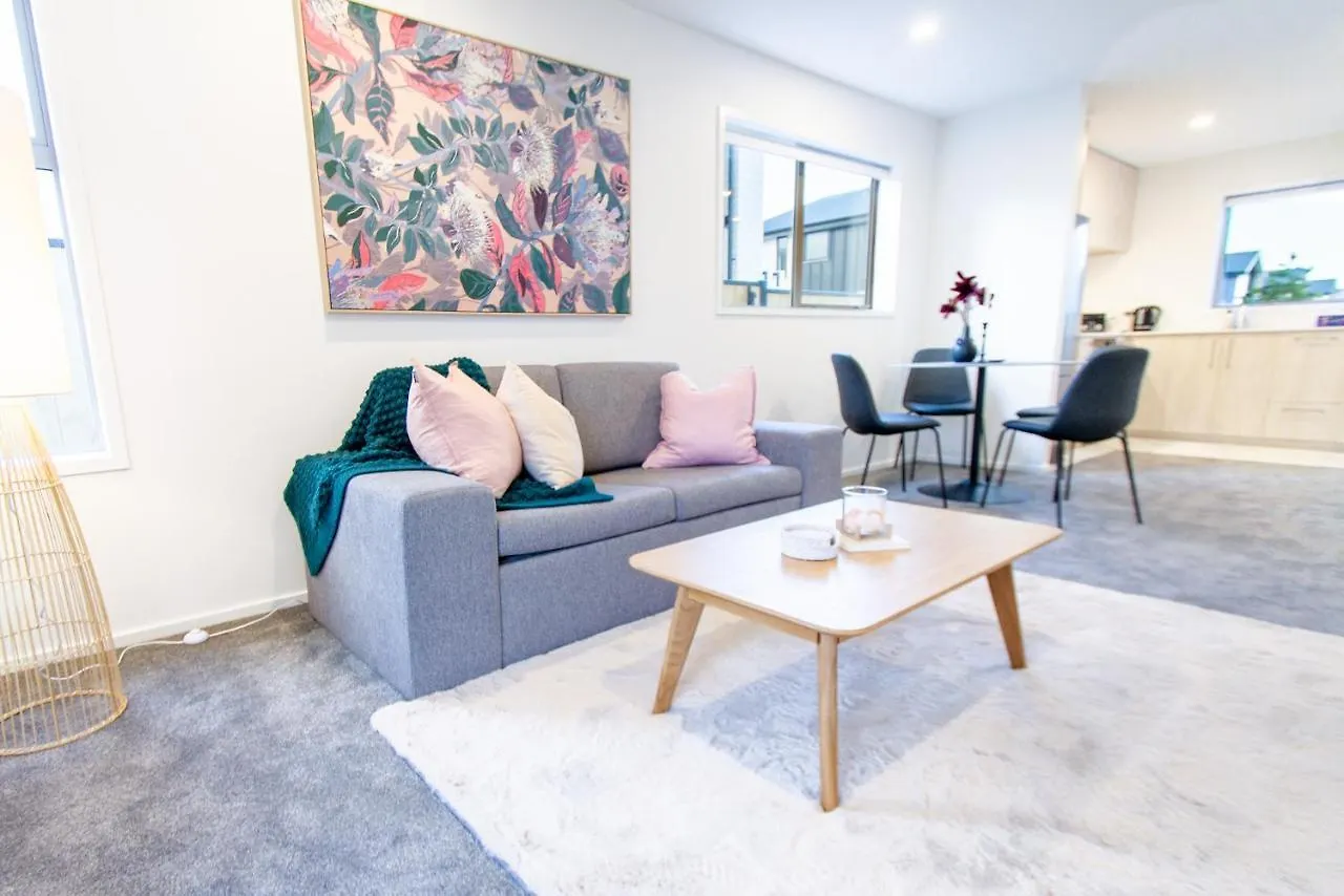2 Bedrooms Overlooking Park - Exquisite Views Christchurch 0*,  New Zealand